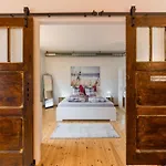 Exklusive Und Grosszuegige Wohnung 140 Qm In Magdeburg Top-Lage Mit Kicker Fuer Bis Zu 8 Personen