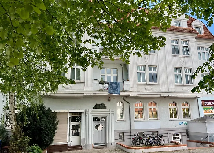 Exklusive Und Grosszuegige Wohnung 140 Qm In Magdeburg Top-Lage Mit Kicker Fuer Bis Zu 8 Personen